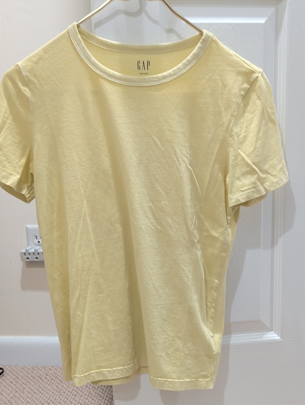 GAP Women's Vintage Short Sleeve Crew Tee in Pale Yellow